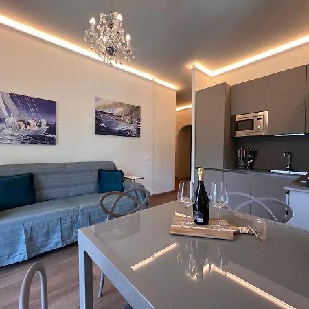 شقة Val Di Sole 19-iii Piano- Vista Mare- Vista Collina-wifi 100mg-aria Condizionata In Tutte Le Stanze -l'appartamento E' Stato Completamente Rinnovato Nel 2023 *