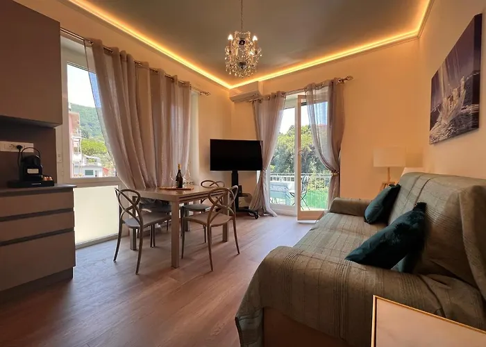 Daire Val Di Sole 19-iii Piano- Vista Mare- Vista Collina-wifi 100mg-aria Condizionata In Tutte Le Stanze -l'appartamento E' Stato Completamente Rinnovato Nel 2023 Rapallo